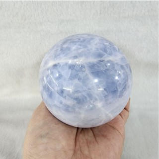 หินลูกกลมบลูแคลไซต์ หินบลูแคลไซด์(Blue Calcite)ขนาดรอบวง 8.25 ซม.น้ำหนัก 821.9 g.