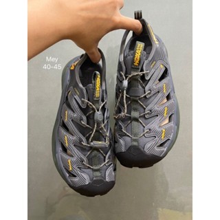 รองเท้าแตะรัดล้น HoKA รองเท้าสํารอง ใช้ได้ ทั้งผู้หญิงผู้ชาย 40--45 มีสินค้าพร้อมส่ง