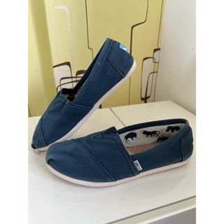 รองเท้า Toms สลิปออน Size 38