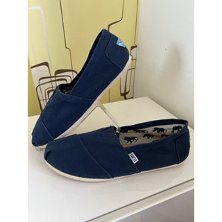 รองเท้า Toms สลิปออน Size 42