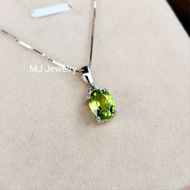 จี้พลอยเพอริดอท 8×6 มิล พร้อมสร้อย เงินแท้ 925 รับประกันพลอยแท้ จัดส่งพร้อมกล่องจี้และใบรับประกัน