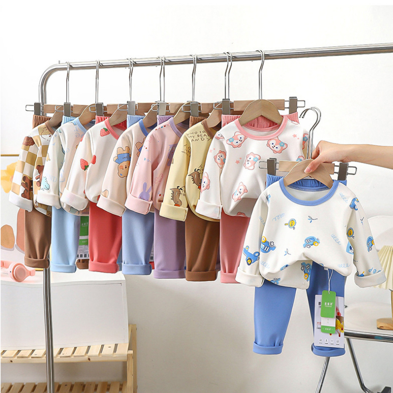 Babyonline(Y401)2H2 (ส่งด่วน1วัน)ชุดนอนแขนยาวขายาวแบบหนาสำหรับเด็กผู้ชายและผู้หญิงลายการ์ตูน ผ้ากำมะหยี่ ผ้านุ่ม