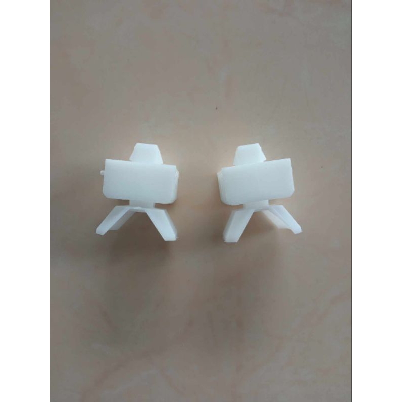 กิบล๊อคแก้มหน้าซ้าย,ขวา DECA 240 245 300 345 360 ISUZU ราคาต่อ1ชิ้น