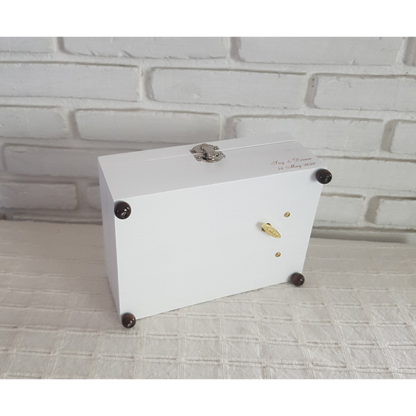 กล่องดนตรีไขลาน SANKYO ในกล่องไม้ขนาด 5×7 นิ้ว เห็นตัวเครื่องสีทอง พร้อมปริ้นรูป 12 รูป (ที่ฝา 1 + รูปพับ11 รูป) ส - รูปที่ 2