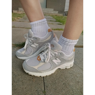 New Balance NB 2002R Light grey ของแท้ 100 % sneakers Running shoes style man Woman