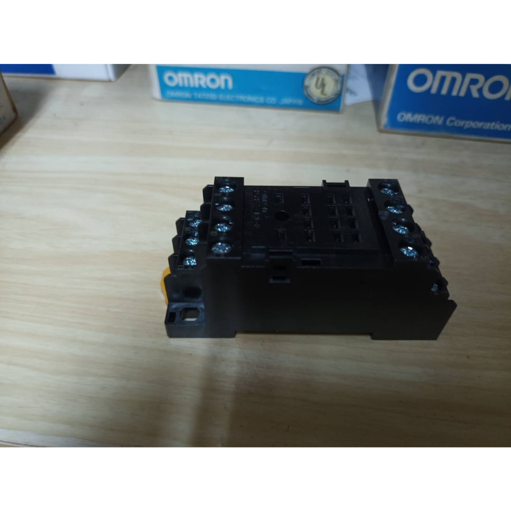 SOCKET-MY4 PYFZ-14-E OMRON