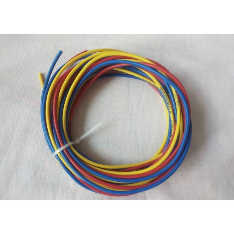 สายไฟอ่อน1มิล4สีสีละ3เมตรมีดำแดงอหลืองน้ำเงินรวมเป็น12เมตร