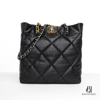 CHANEL 19 SHOPPING BAG BLACK LAMB GHW