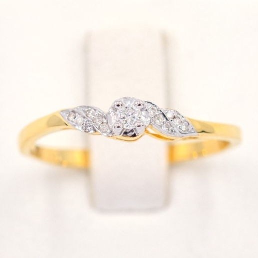Happy Jewelry แหวนชู บ่าข้างก้านพริ้วนิดๆ คู่กันสวยๆ แหวนเพชร แหวนทองเพชรแท้ ทองแท้ 37.5% ME952
