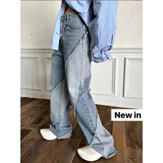 กางเกงยีนส์สีทูโทน TILTED STRIPE COLLAGE DENIM PANTS