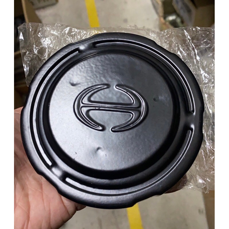 ฝาถังน้ำมัน HINO อย่างดี รุ่นไม่มีกุญแจ ฝาถังโซล่า Hino KT อย่างดี ไม่มี~ กุญแจ สี ดำ / แท้ OEM / ราคาถูก ราคา ต่ออัน