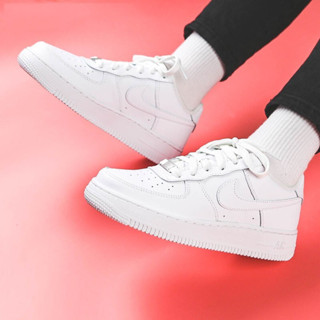 【Special Offer】Nike Air Force 1 07 รองเท้าผ้าใบสีขาวล้วนล้วน Unisex แฟชั่น รองเท้ากีฬา（สินค้าพร้อมกล่อง）