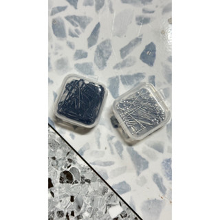 เข็มกลัดวงรี1ซอง  เข็มหมุดจิ๋ว1ซอง(สุ่มสี)