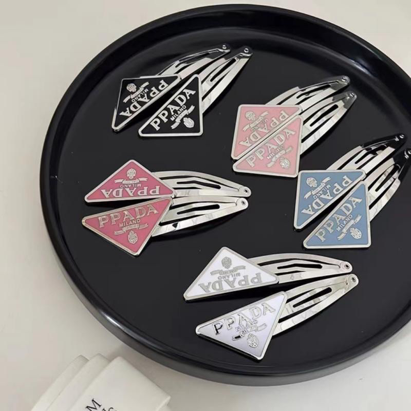 ✨พร้อมส่งจากไทย✨C-04กิ๊บป็อกแป๊กติดผมPd เซทคู่ เรียบหรู แฟชั่นผู้หญิง กิ๊บติดผมแฟชั่น(2ชิ้น/เซท)