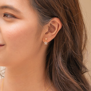 LELISA - Lily Drop Earrings - ต่างหูดอกลิลลี่ประดับ Gems - สี Gold เงินแท้ 92.5% ชุบทอง 18K