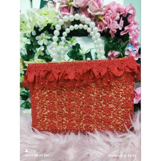 กระเป๋าสานทรงกล่องแต่งรอบใบสีแดงใส่กระเป๋าใบยาวได้