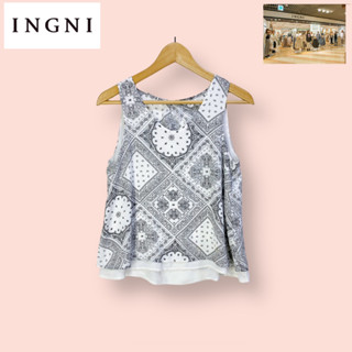 เสื้อ INGNI ผ้าโพลีเนื้อดี ไซด์ -  M   อก 35 ยาว 23 นิ้ว เสื้อทรงสวยน่ารักมาก ผ่าสวย ลายสวย ผ้าดีทิ้งตัวสวย