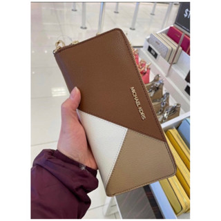 พร้อมส่ง 🇺🇸 แท้ 💯% กระเป๋าสตางค์ใบยาว Michael Kors Jet Set Travel Monogram Zip Around Travel Wallet Wristlet อะไหล่ทอง