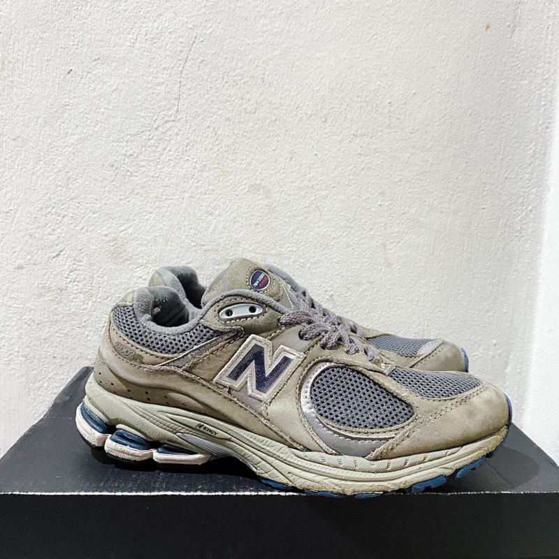 New balance 2002R Light Grey 37/22.5 มือสอง