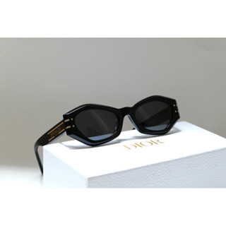 Like New Dior Signature B1U Black