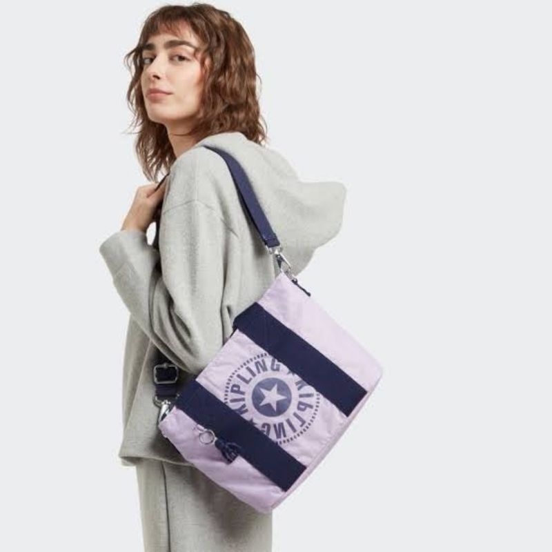 👜🔥💜🤩กระเป๋าสะพาย New Kipling Minta M green mix tote bagสีเขียวอ่อน /สีม่วงอ่อน