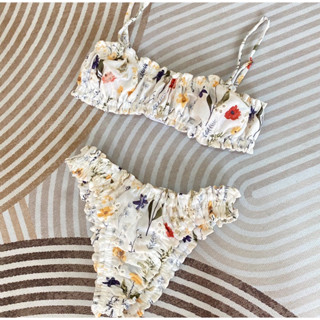 Pretty embroidered flowery bikini set