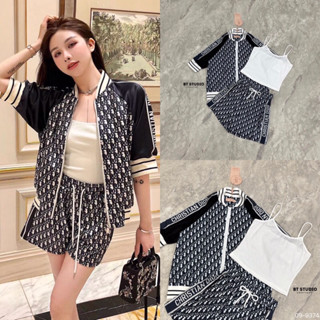 เซ็ตเสื้อแจ็คเก็ต+กางเกงขาสั้น+เสื้อสายเดี่ยว CODE : 09-9374 ชุดไปคาเฟ่ งานป้ายBT