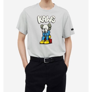 ขส2926 งานป้าย Kaws เสื้อยืดคอกลมแขนสั้น unisex ทรงผู้ชาย งานสกรีนด้านหน้า และแขนตามแบบ