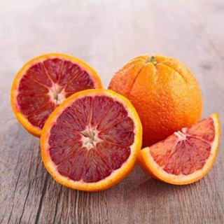 ต้นส้มสีเลือด (blood orange (เสียบยอดสูง 40-60 ซม.)เนื้อส้มเป็นสีเหมือนเลือด รสชาติหวานนำเปรี้ยวตาม ชุ่มคอ และมีกลิ่นหอม