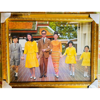 กรอบรูปพร้อมภาพมงคลภาพรวมครอบครัวรัชกาลที่9 ขนาด15*20นิ้ว