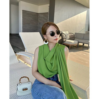 FALLING IN LOVE TOP🕊️🕊️🕊️🕊️  เสื้อแขนกุดแต่งชายสไลด์ ผ้าดีมาก ใส่สบายได้ลุคไฮโซ ดูแพง เลอค่ามากค่ะ ห้ามพลาดเลยค่ะ