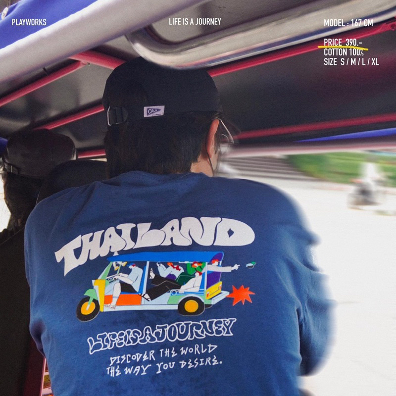Playworks เสื้อยืดT shirt_Life is a journey ลาย Tuk Tuk Thailand