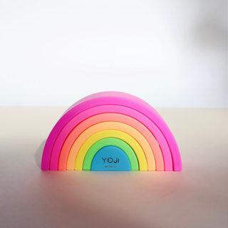 ของเล่นเสริมพัฒนาการเด็ก Pinky rainbow stacker ซิลิโคนสายรุ้งสะท้อนแสง 7 ชิ้น กระตุ้นสายตาการมองเห็น
