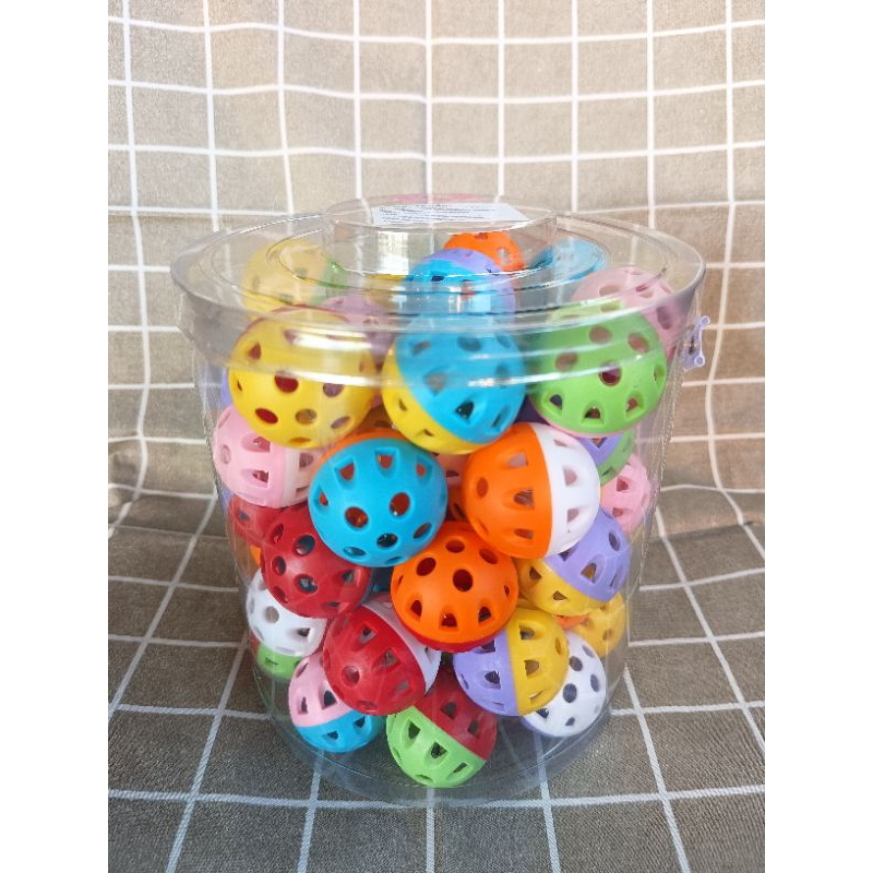 (คละสี) บอลพลาสติกมีกระดิ่ง ลูกละ 25 ฿ ของเล่นนก ลูกบอลสัตว์เลี้ยง ของเล่นสัตว์เลี้ยง