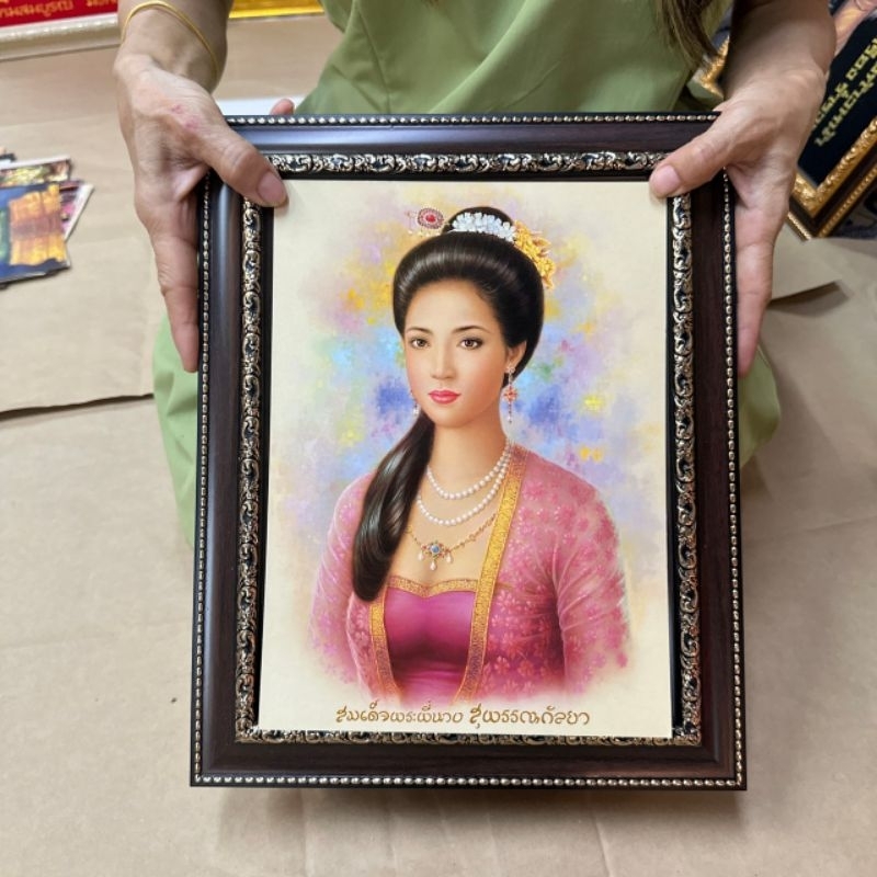 กรอบรูปภาพมงคล พระสุพรรณกัลยา หลวงปู่ทวด หลวงพ่อโสธร พระเจ้าตาก