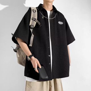 เสื้อเชิ้ตผู้ชาย shirt แถมสร้อย ผ้ามีเทกเจอร์