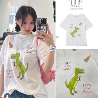 𝑁𝑒𝑤 𝐶𝑜𝑙𝑙𝑒𝑐𝑡𝑖𝑜𝑛 ✨  Marithe T-shirts เสื้อยืดแขนสั้น งานสกรีนน้องไดโนเสาร์ น่ารักกก คอลใหม่รุ่นนี้กำลังฮิตมากๆ