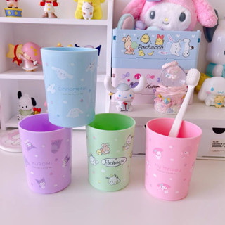 แก้วพลาสติก Sanrio ใช้ใส่น้ำดื่มหรือเป็นแก้วแปรงฟันก็ได้