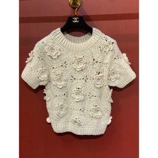 CELINE CROCHET 3D FLORAL CROP TOP เสื้อทรงครอป ถักโครเชร ผ้าลูกไม้ ปัก 3D ลายดอกไม้ ซีลีน เซลีน