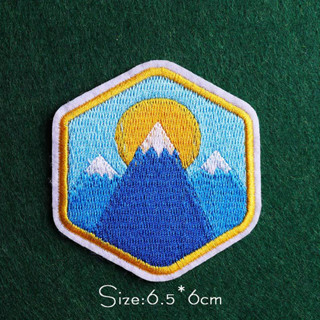 สติกเกอร์ตัวรีด Patch MOUNTAIN AND SUN งานปักละเอียด รีดกับวัสดุที่เป็นผ้าได้หลากชนิด ติดเสื้อ ติดกระเป๋า