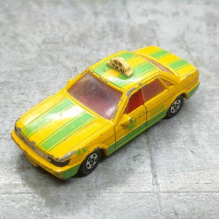 Tomica โมเดลรถเหล็ก  No.51 NISSAN BLUEBIRD Taxi