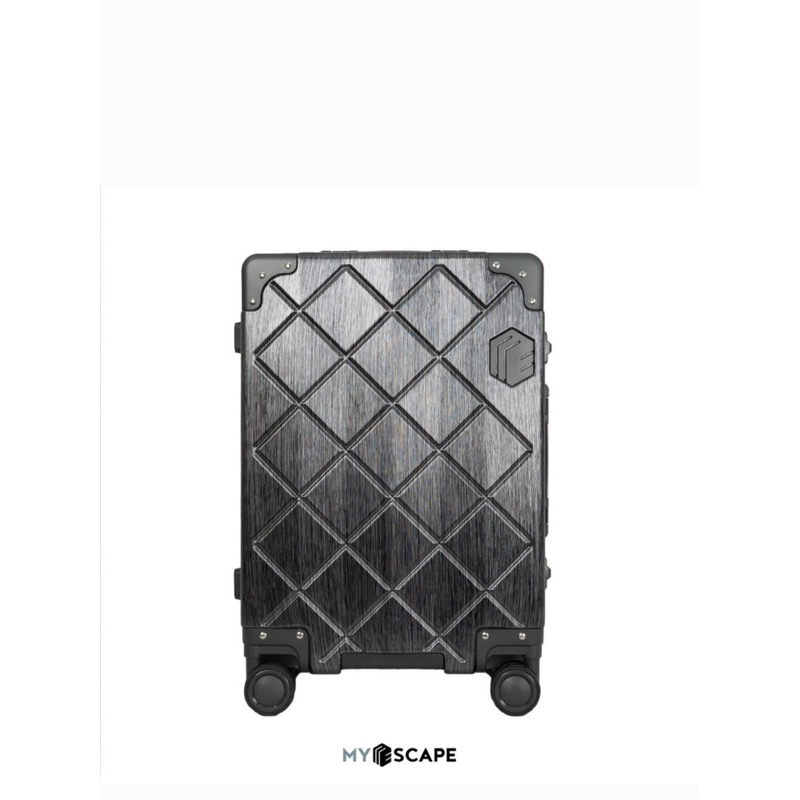 my Escape  พาวเวอร์แบงค์ไม่มีค่ะ ทักมาคุยราคาได้ค่ะ