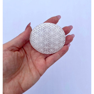 1 PC Flower of Life Selenite Palm Stone for Reiki, Amplification, Cleansing, Charging, , Protection (Reiki-charged)