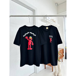 เสื้อยืดโอเวอร์ไซส์ สกรีนลายการ์ตูน ELMO’S WORLD  (เนื้อผ้าคอตตอน)