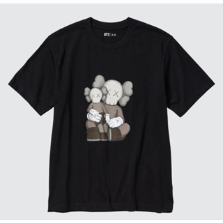 เสื้อยืด Kaws x Uniqlo รุ่นใหม่ ของแท้ป้ายห้อยครบ