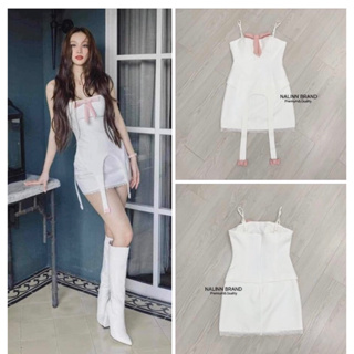 Dress สายเดี่ยวสีขาวติดโบว์ชมพูน่ารักสุดๆพร้อมส่ง