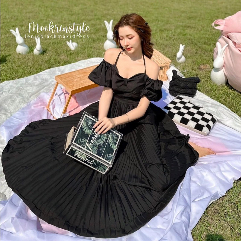 Black dress Mookrinstyle เดรสสีดำ อัดพลีท สายผูกคอ งานสวย อลังมาก ใส่ไปทะเล เที่ยว ออกงานได้เลยค่ะ