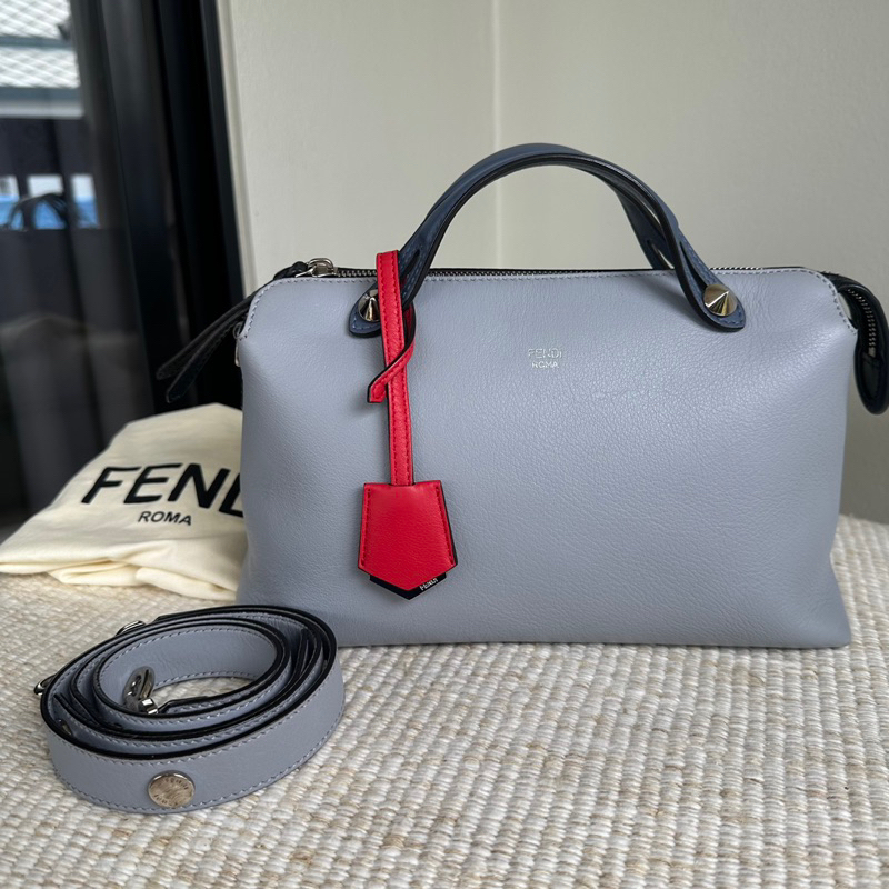 กระเป๋า Fendi by the way medium สีเทา มือสอง ของแท้ น้ำหนักเบา มีสายสะพายปรับได้