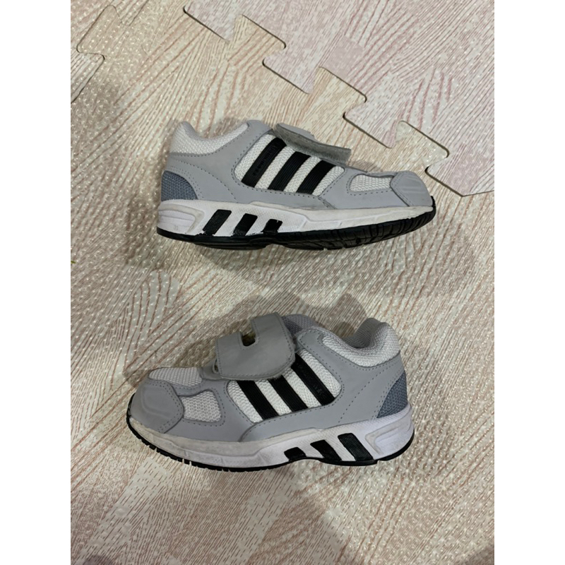 รองเท้าเด็ก adidas // size: eur 25 (15 cm.)