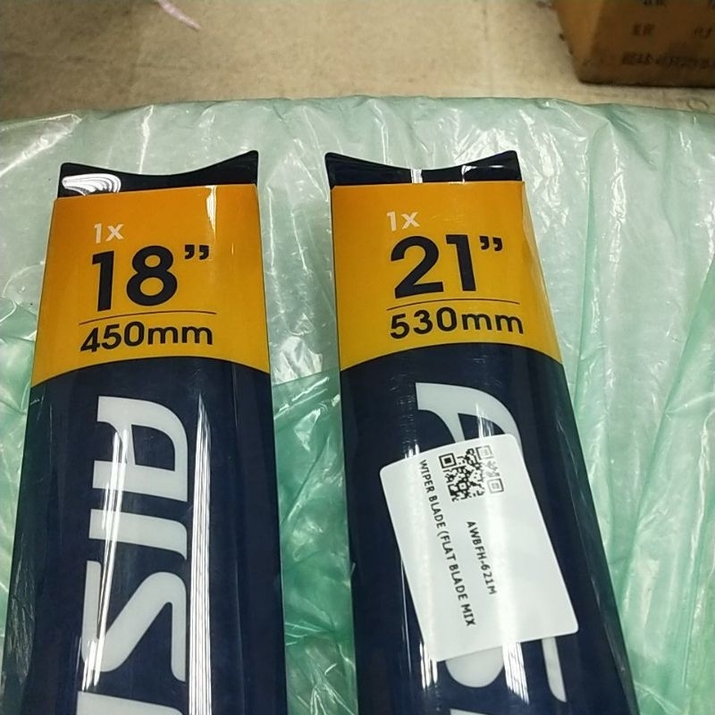 ใบปัดน้ำฝน  ใบปัด ปัดน้ำฝน aisin ขนาด 18นิ้ว 450มม และ 21นิ้ว 530มม 2ใบ แบบขอเกี่ยว